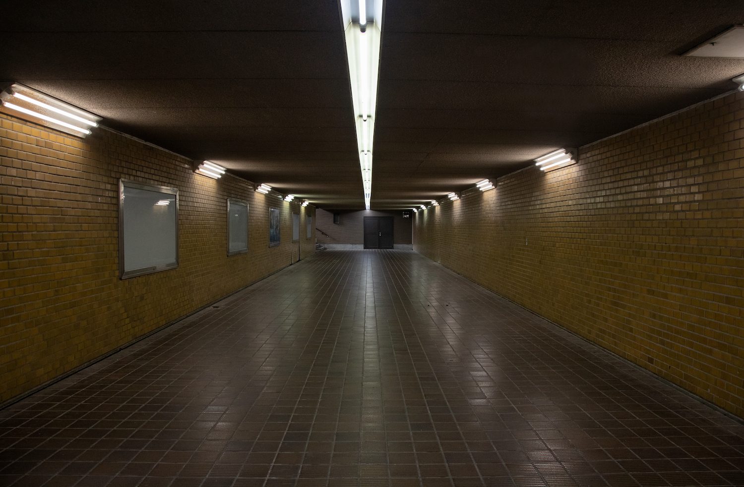 熱海駅前広場 地下道